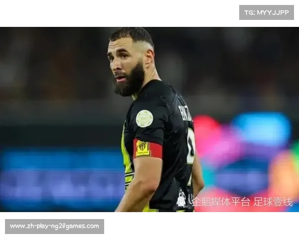 本泽马与前妻甜蜜重聚毛里求斯度假嬉戏欢笑尽显深情 本泽马与前妻甜蜜重聚毛里求斯度假嬉戏欢笑尽显深情